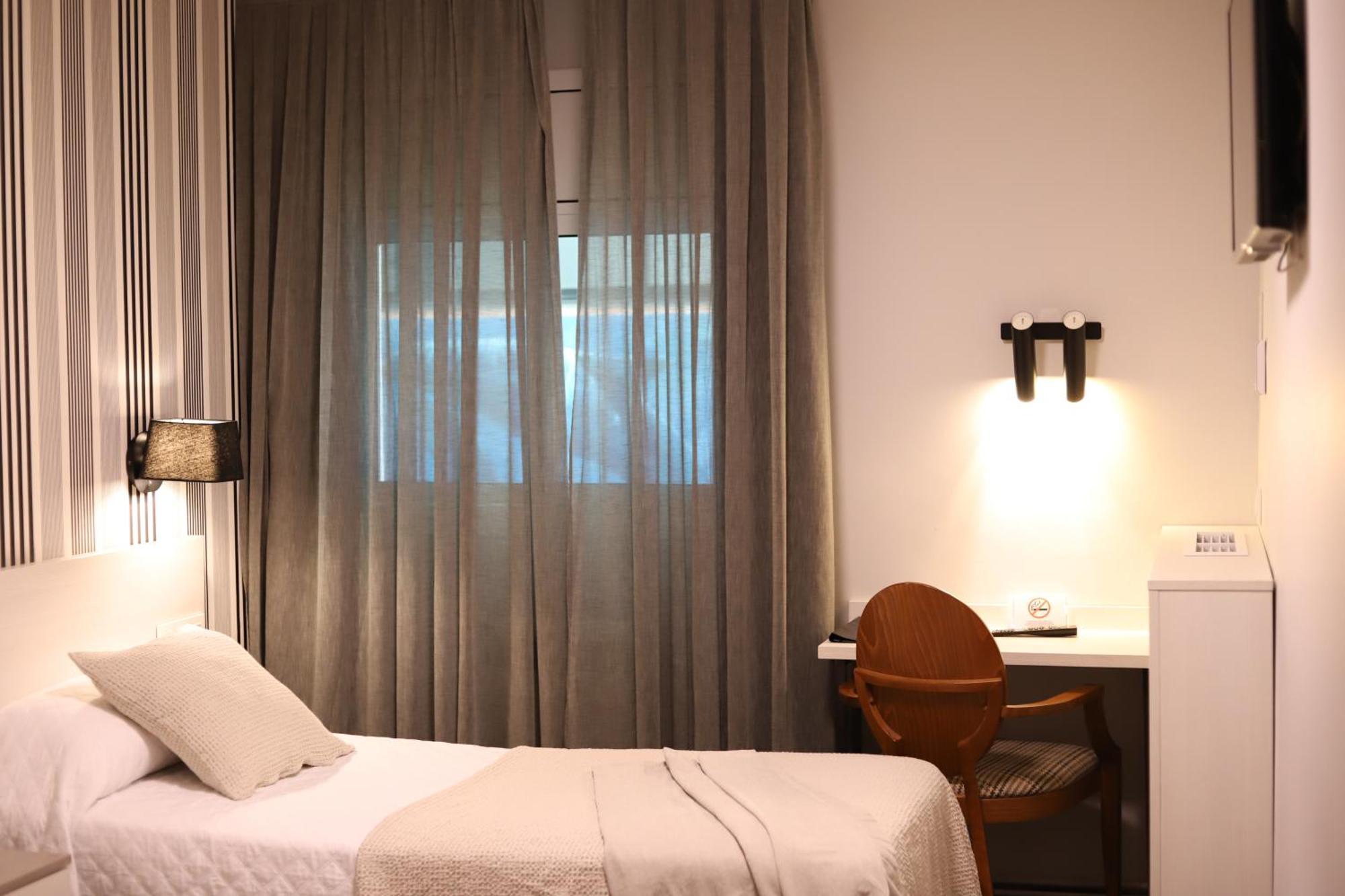 New Hotel Colon Mataro Luaran gambar