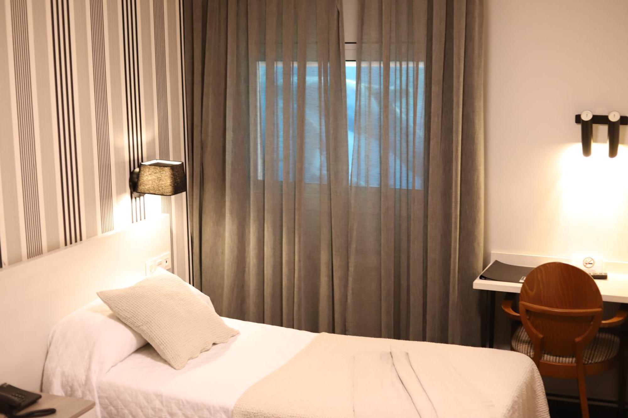 New Hotel Colon Mataro Luaran gambar