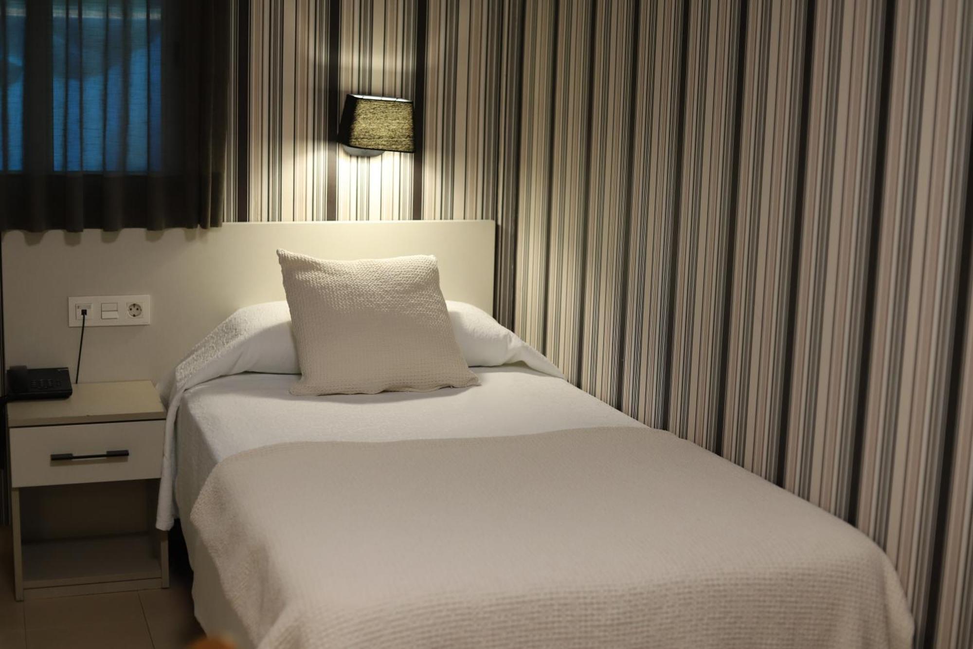 New Hotel Colon Mataro Luaran gambar