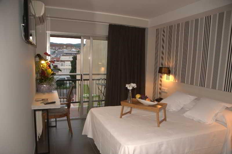 New Hotel Colon Mataro Luaran gambar